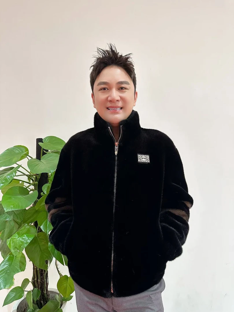 张洪波夫妇-2024冬季新款翻领加厚时尚外套-LWHK-82006