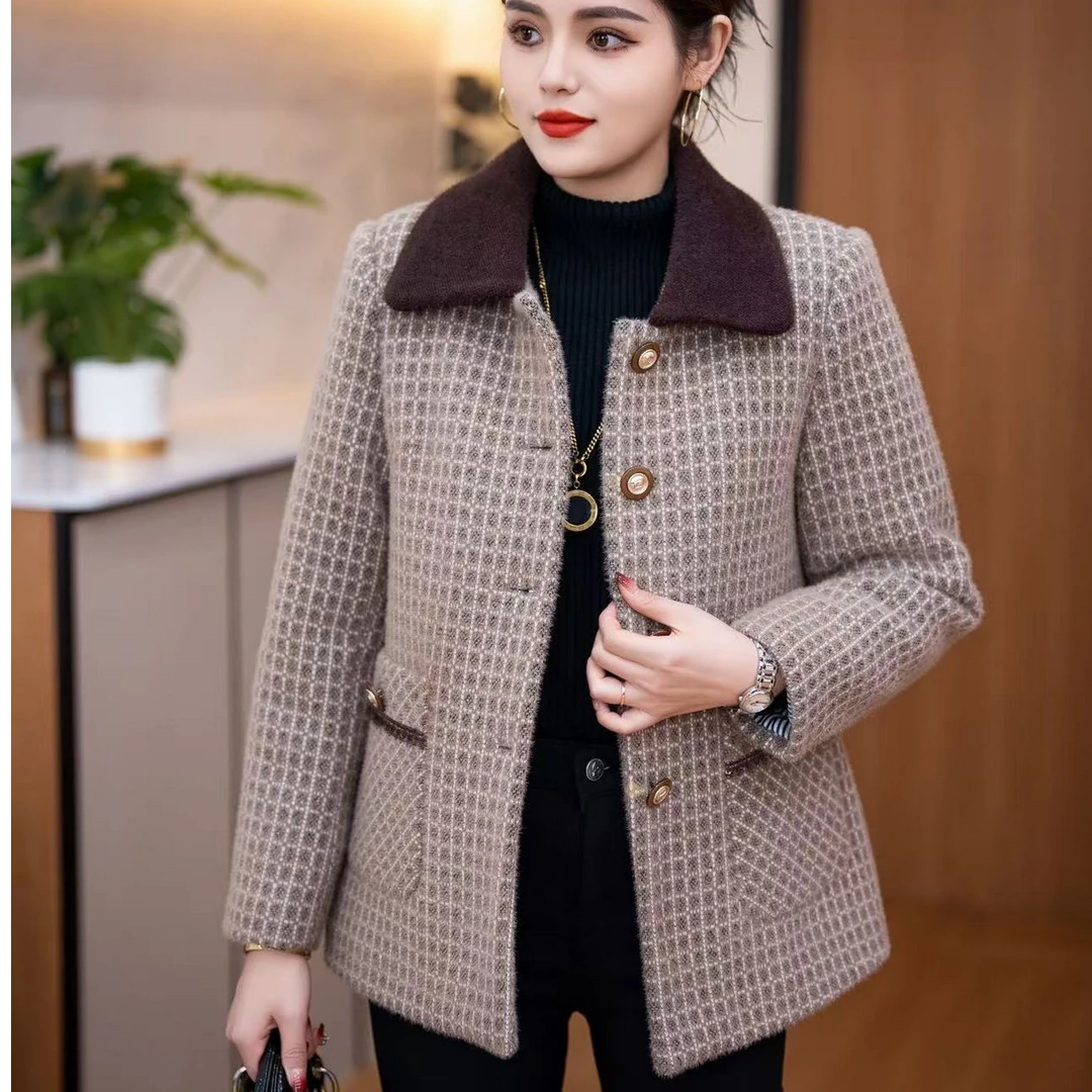 【红窗品牌】2025冬季新款妈妈装时尚洋气短款格子加绒加厚外套03