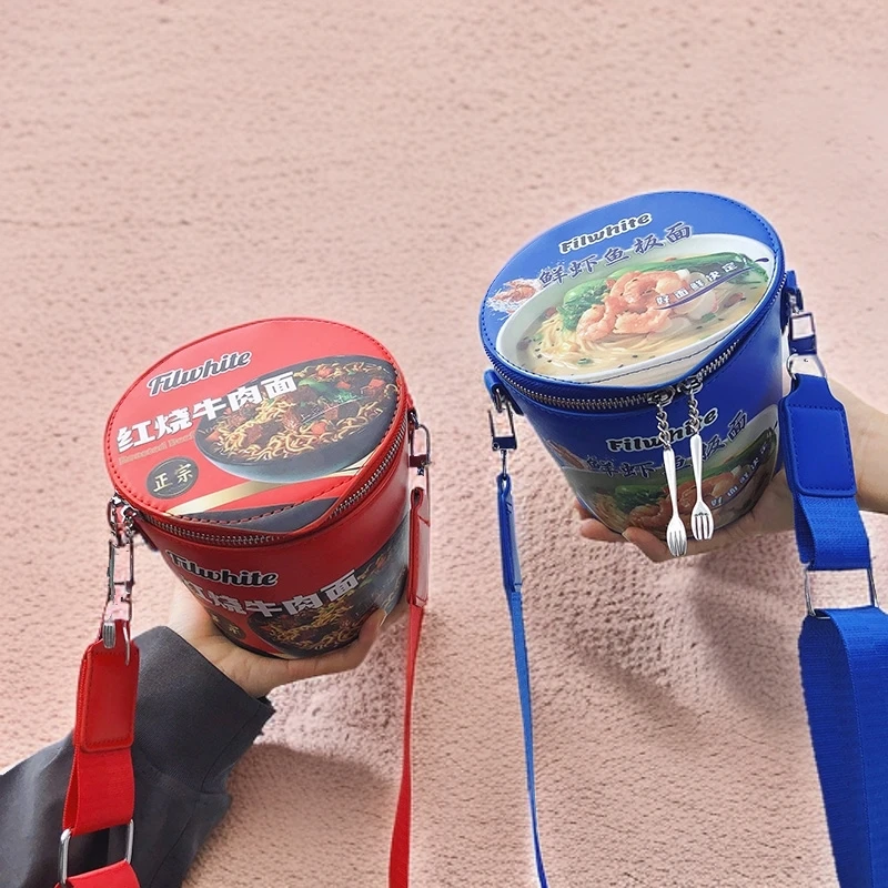 创意泡面包新款单间斜挎包网红洋气单肩包时尚单品个性水桶小包包