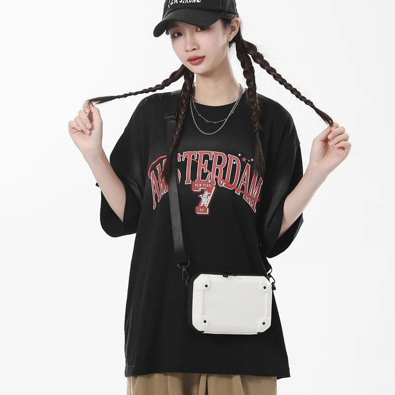 潮牌斜挎包男士ins潮小方包单肩包男生包包个性盒子包百搭男挎包