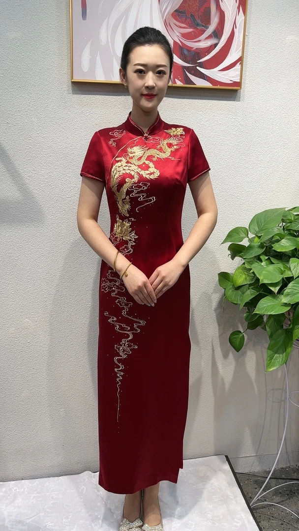 六礼17059亮红色喜婆婆喜妈妈三醋酸缎面刺绣旗袍礼服裙