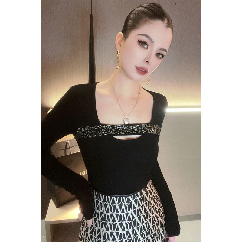 （特价）方领镂空拼接烫钻打底衫CS26988