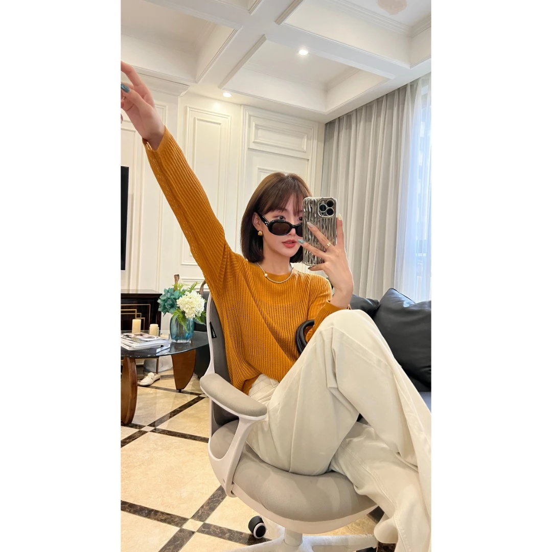【玥玥家】30%精纺羊毛-立体坑条纹镂空圆领长袖针织宽松休闲时尚