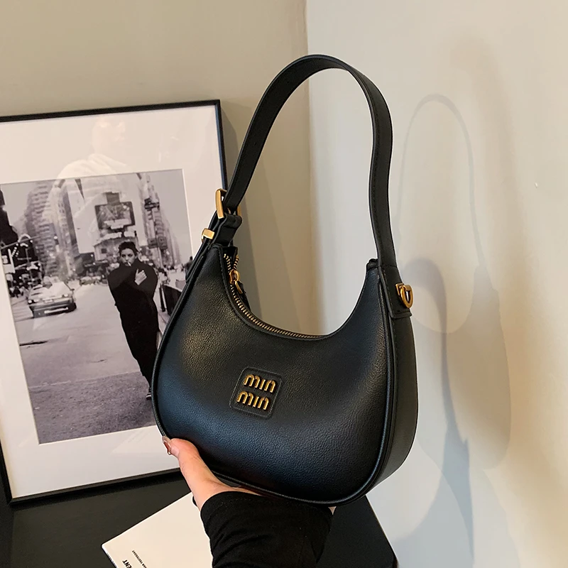 流行秋冬包包女款爆款2025新款饺子包通勤斜挎便携包手拎包腋下包