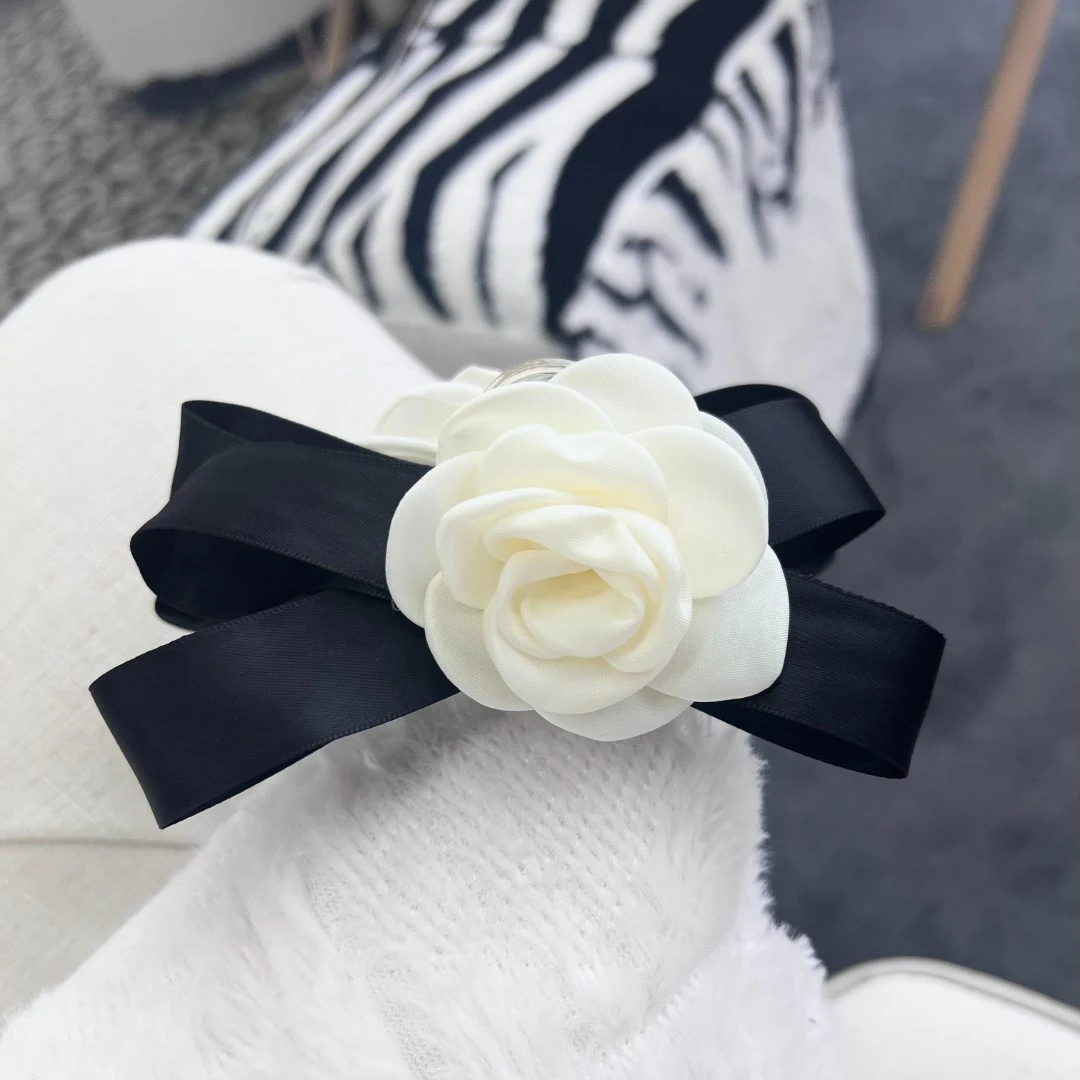 亚力克山茶花鲨鱼夹【珍妮宋智雅同款】纯欲小公主小香风