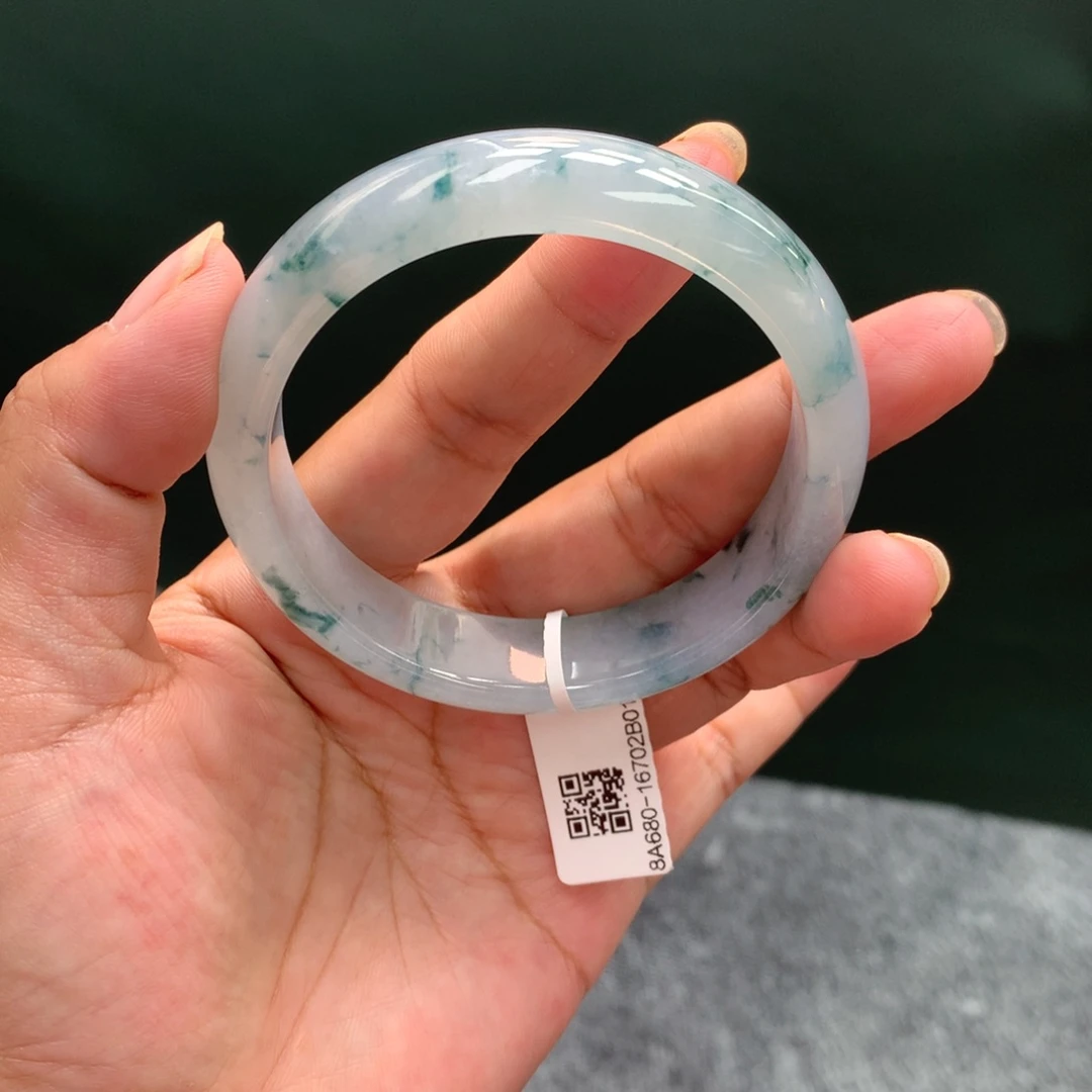 翡翠手镯未镶嵌再***同