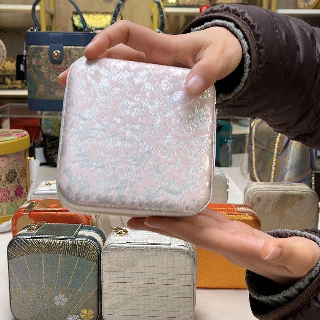 【闪购商品】锦织绣不*动