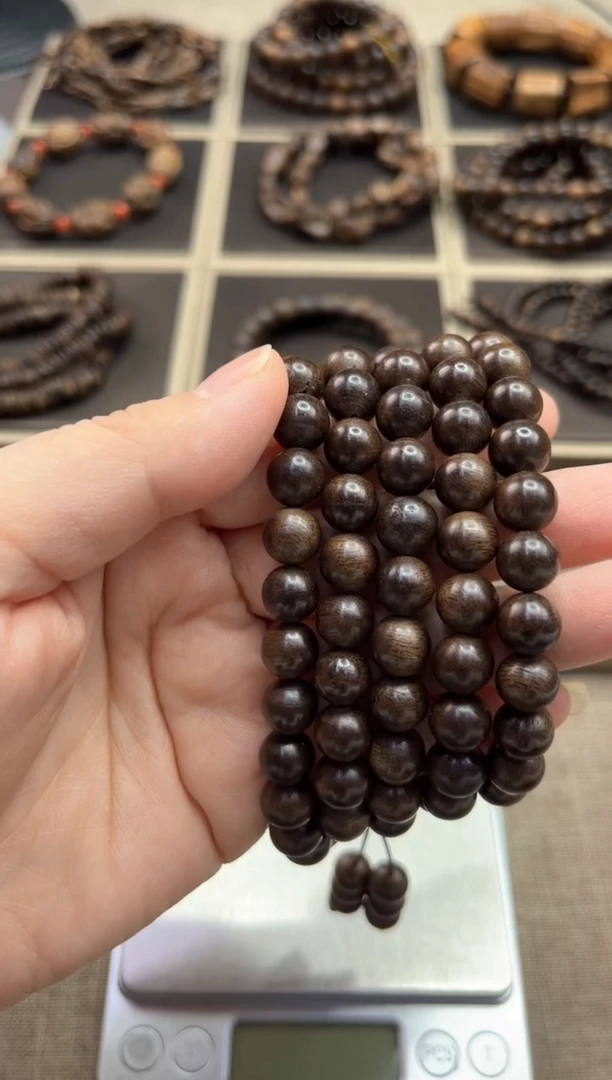 【闪购商品】沉香手串芽庄108颗    8