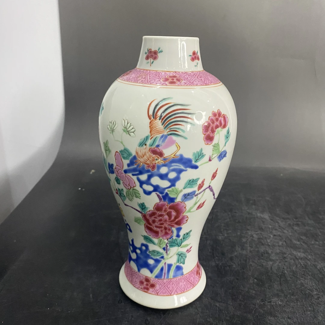 1432 粉彩鸡腿瓶