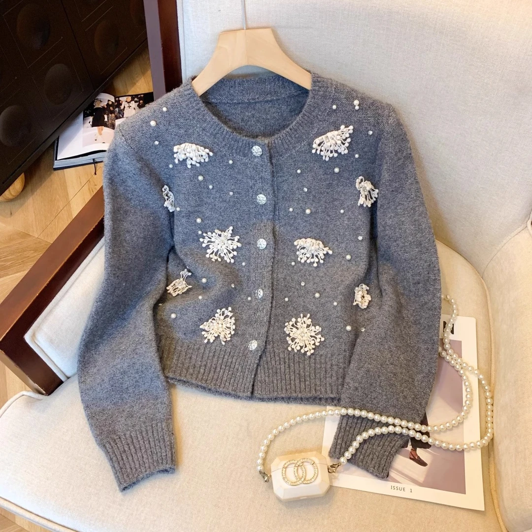 灰色重工钉珠花朵针织外套女2024秋冬季新款韩系软糯针织毛衣开衫