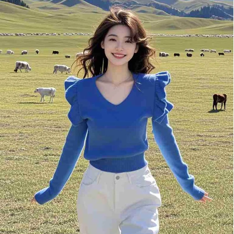 2024早秋新款氛围感荷叶边v领克莱因蓝毛衣针织衫女短款收腰上衣