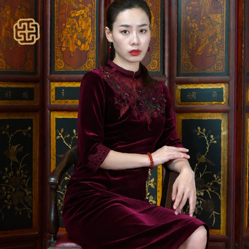 凤禧2025秋冬季绣花优雅丝绒低领旗袍中长款礼服中国风喜妈妈