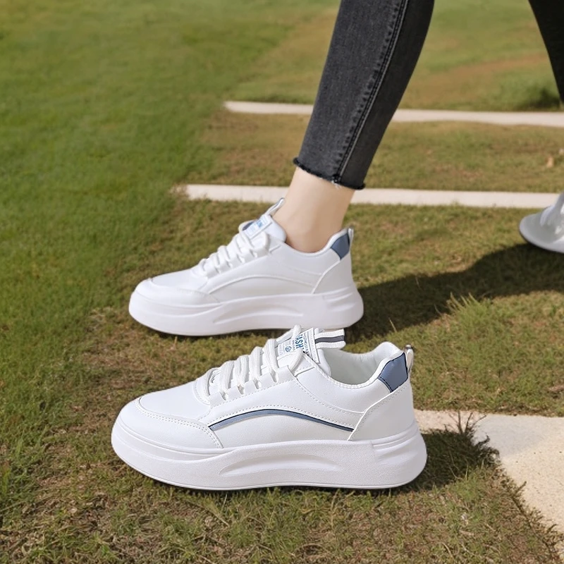 百搭小白鞋女潮2024秋季新款透气学生跑步板鞋厚底休闲鞋