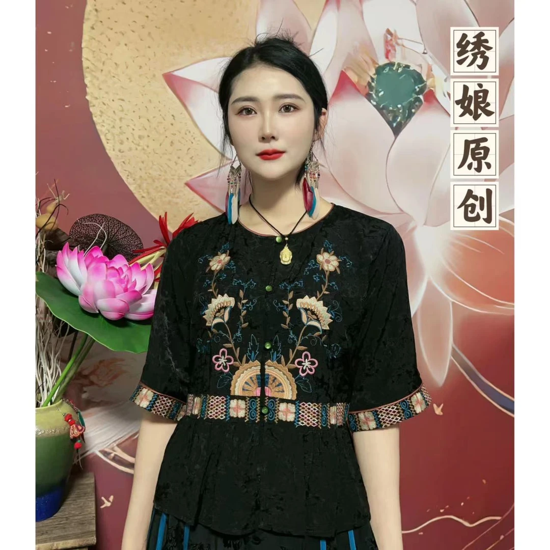 【绣娘】（四叶草）夏季新款民族风短袖钉珠扣重工刺绣圆领衬衫