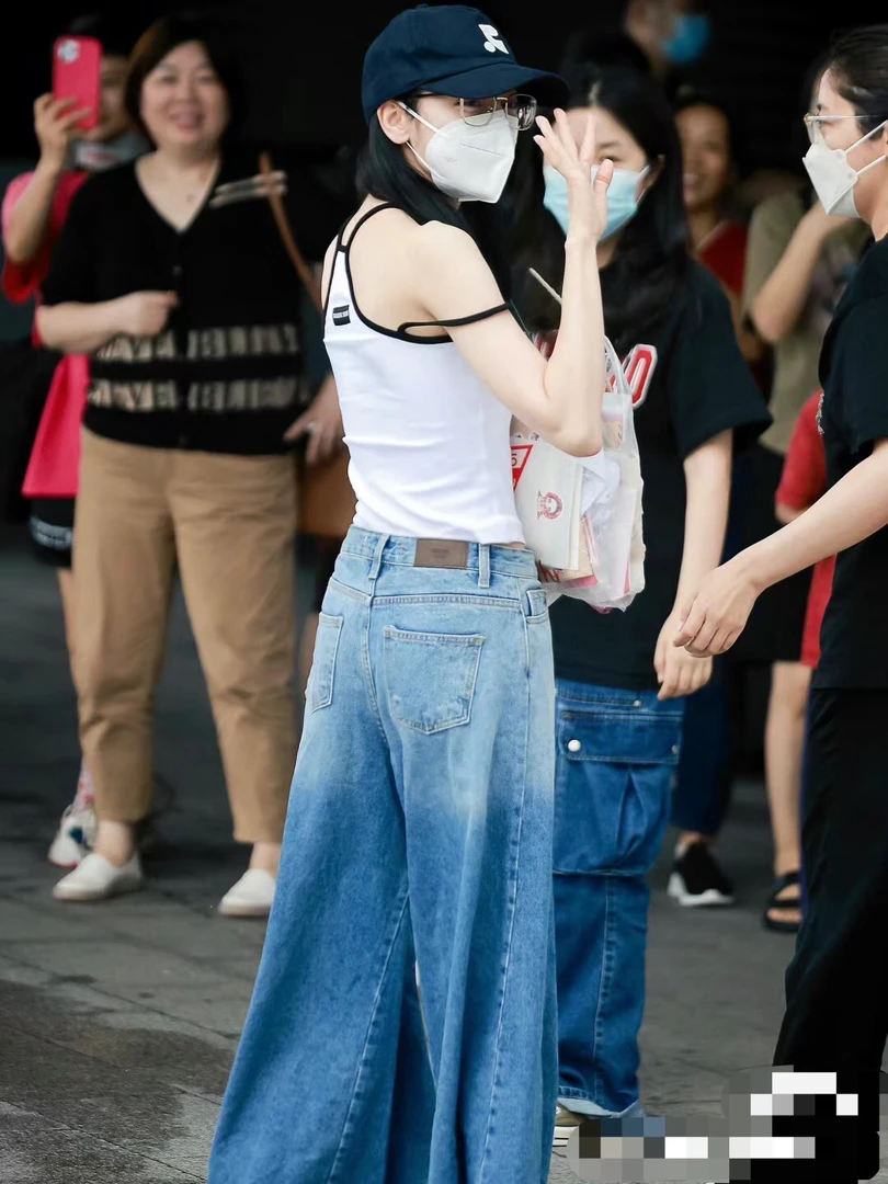 B53/衣～夏季个性休闲宽松百搭渐变色直筒牛仔裤