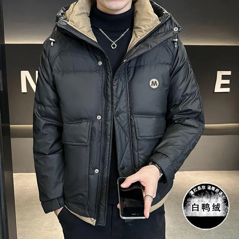 波司登冬季男士时尚羽绒服连帽短款潮流帅气宽松加厚保暖男外套冬