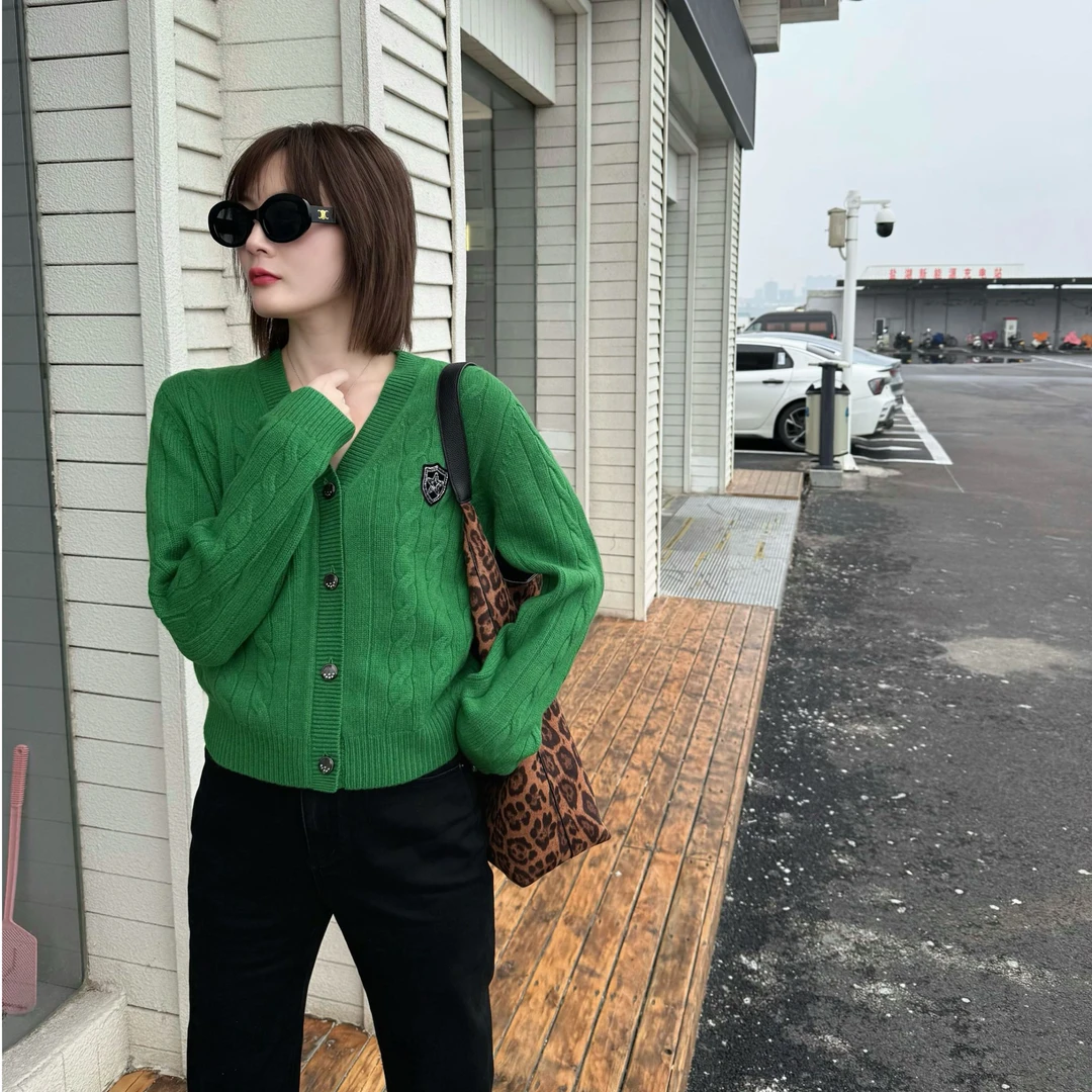 俪妍【LIVELY·YAN】24秋冬新款羊毛衫77479气质小香风100%绵羊毛