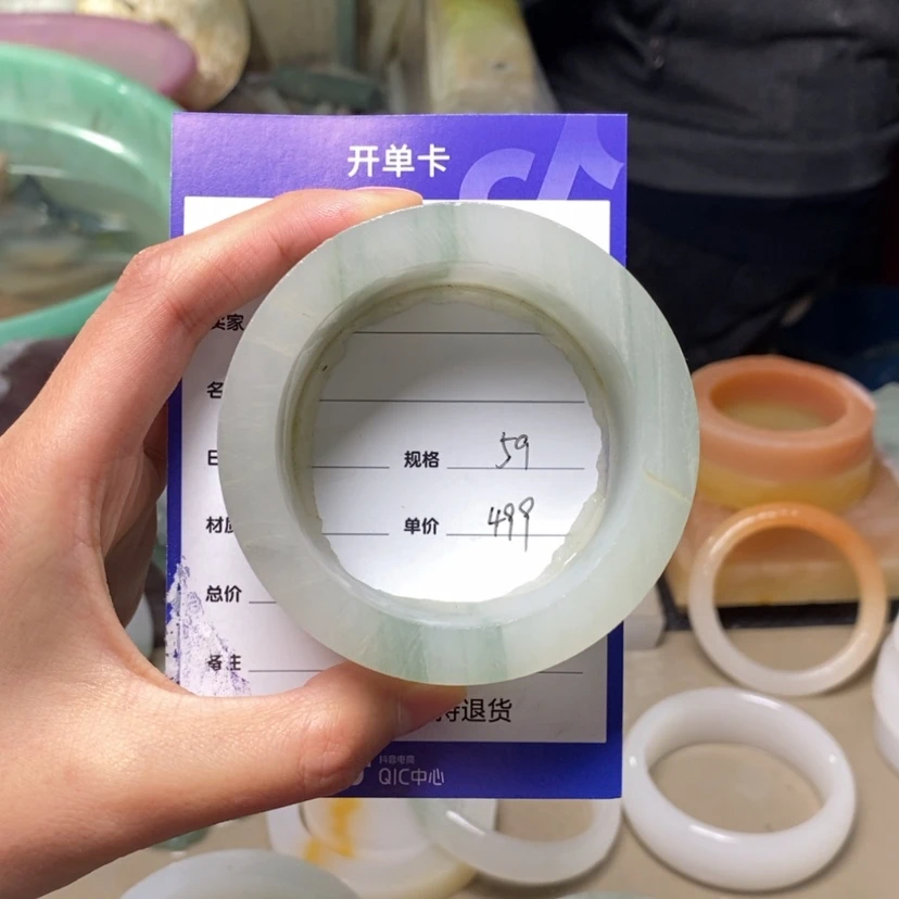 【闪购商品】定制石英质玉定制手镯未镶嵌行*
