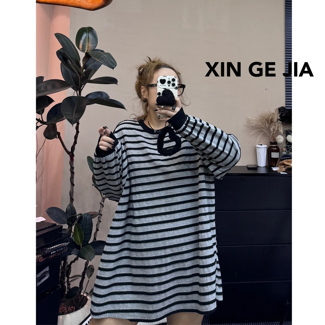 「xin:领口小刺绣」大版型波浪条纹体恤