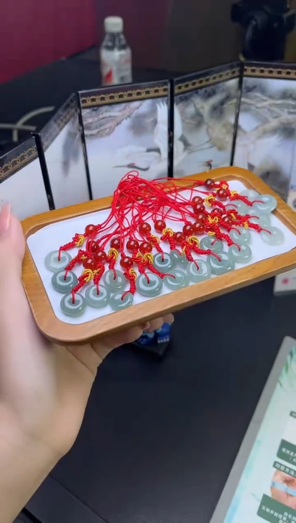 【闪购商品】翡翠挂件未镶嵌HFSJG多样性发一个