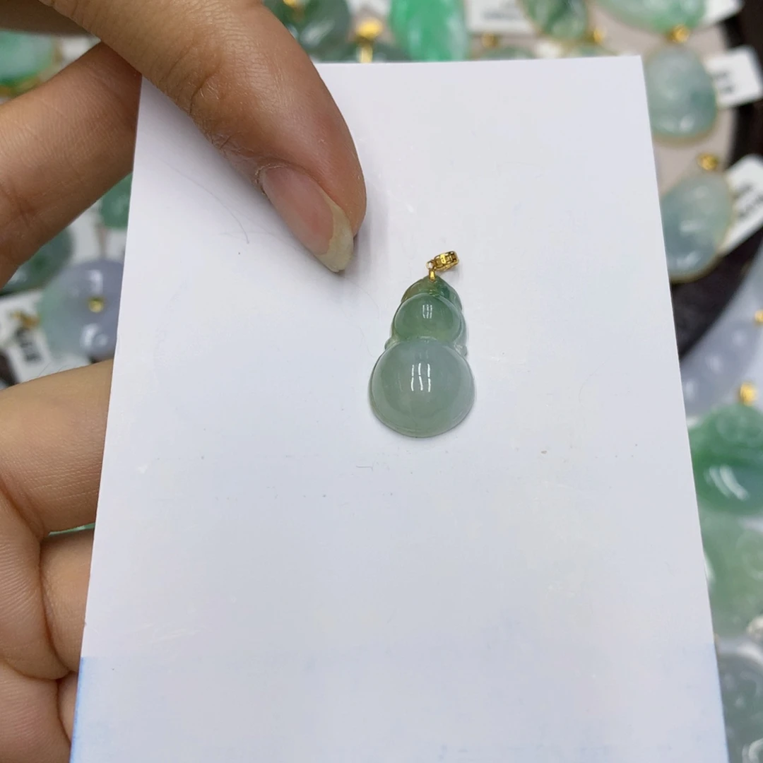 翡翠颈饰18K金镶嵌翡翠