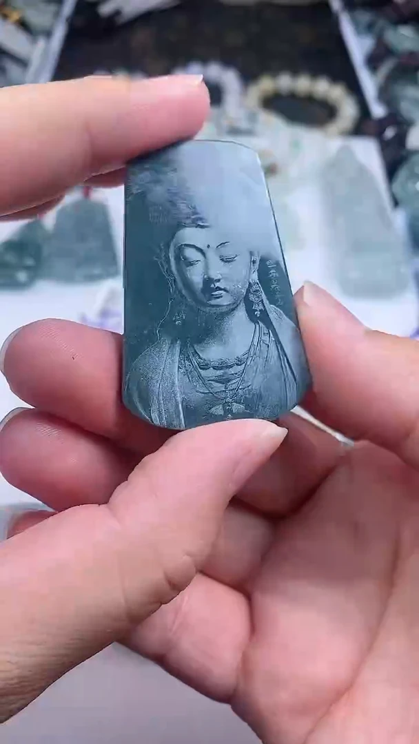 【闪购商品】翡翠颈饰未镶嵌.