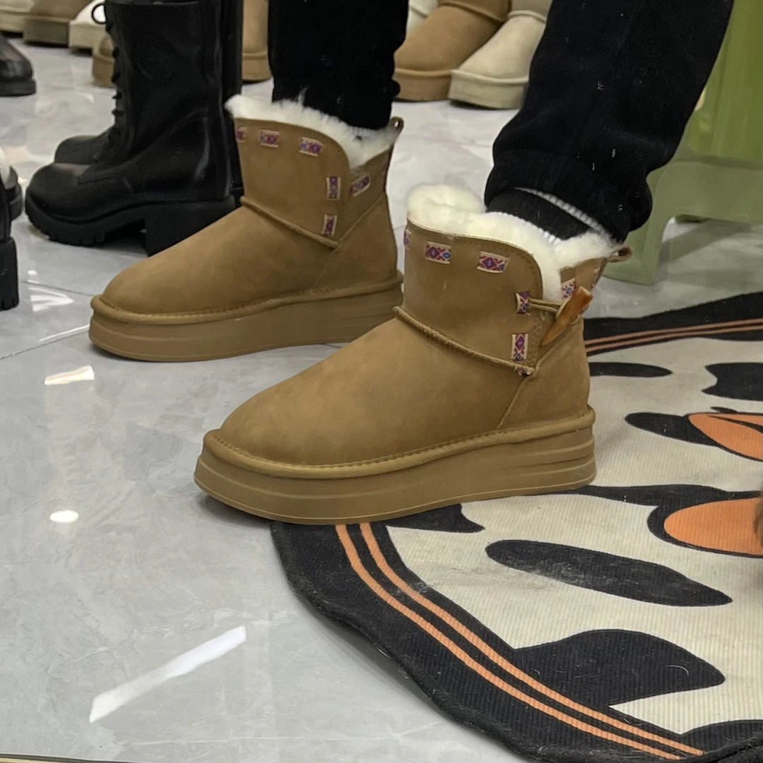 2513（女款）时尚牛角扣防水加厚保暖雪地靴