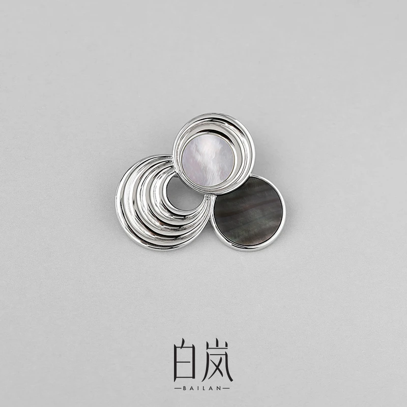 白岚双色母贝胸针女新款轻奢小众饰品2025年新款XZ0112