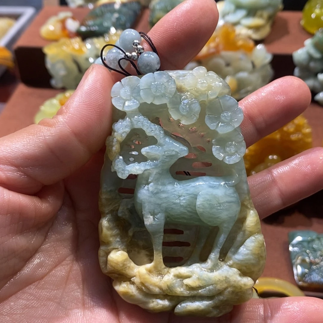 蛇纹石玉颈饰未镶嵌