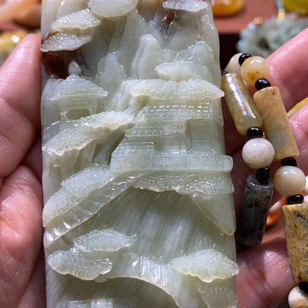 蛇纹石玉颈饰未镶嵌