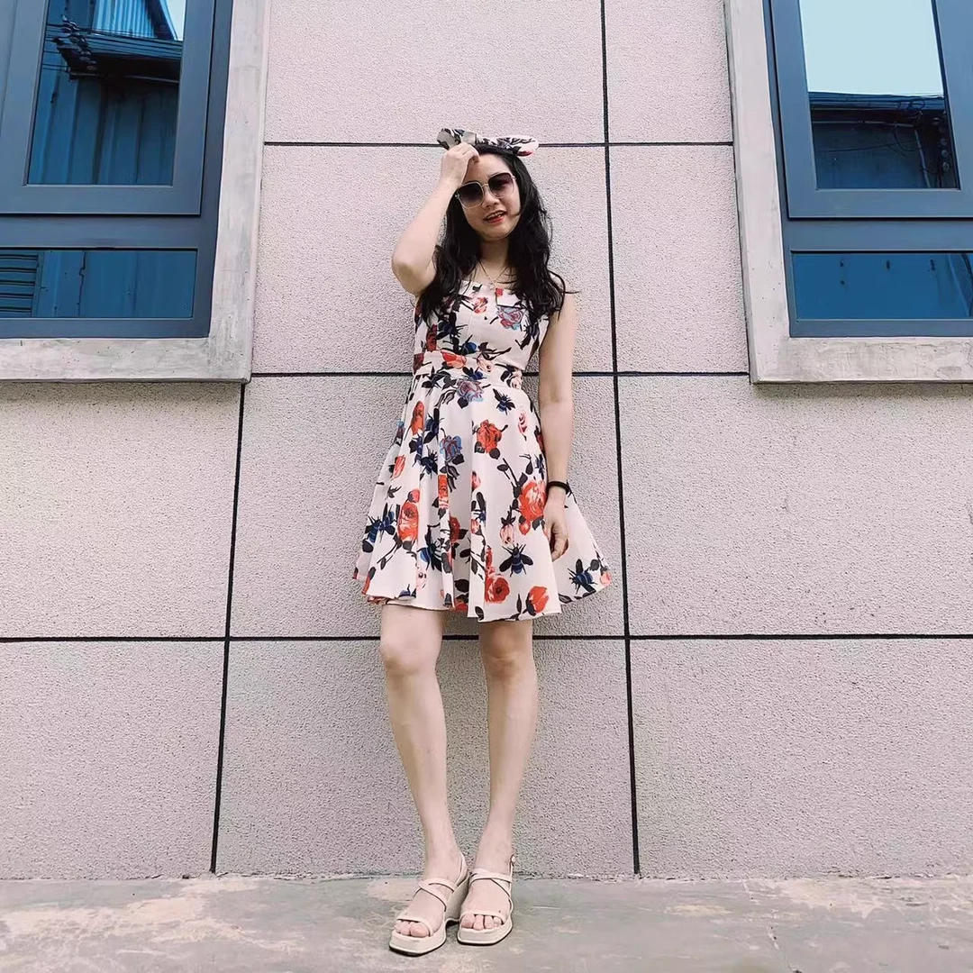 夏秋女士花裙欧美露背轻熟风吊带连衣裙女装显瘦修身法式复古