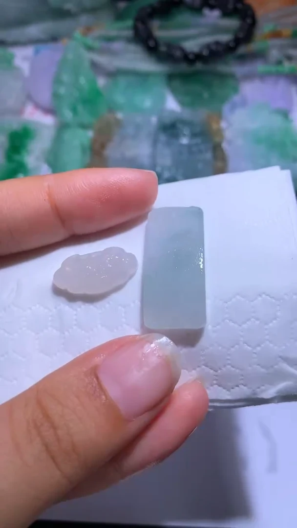 【闪购商品】定制翡翠如图未镶嵌CZJ228551