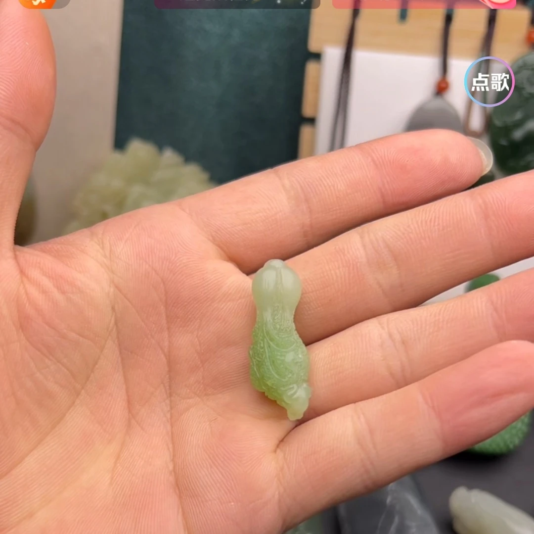 天然和田玉翠青吊坠白菜青蛙吊坠挂坠