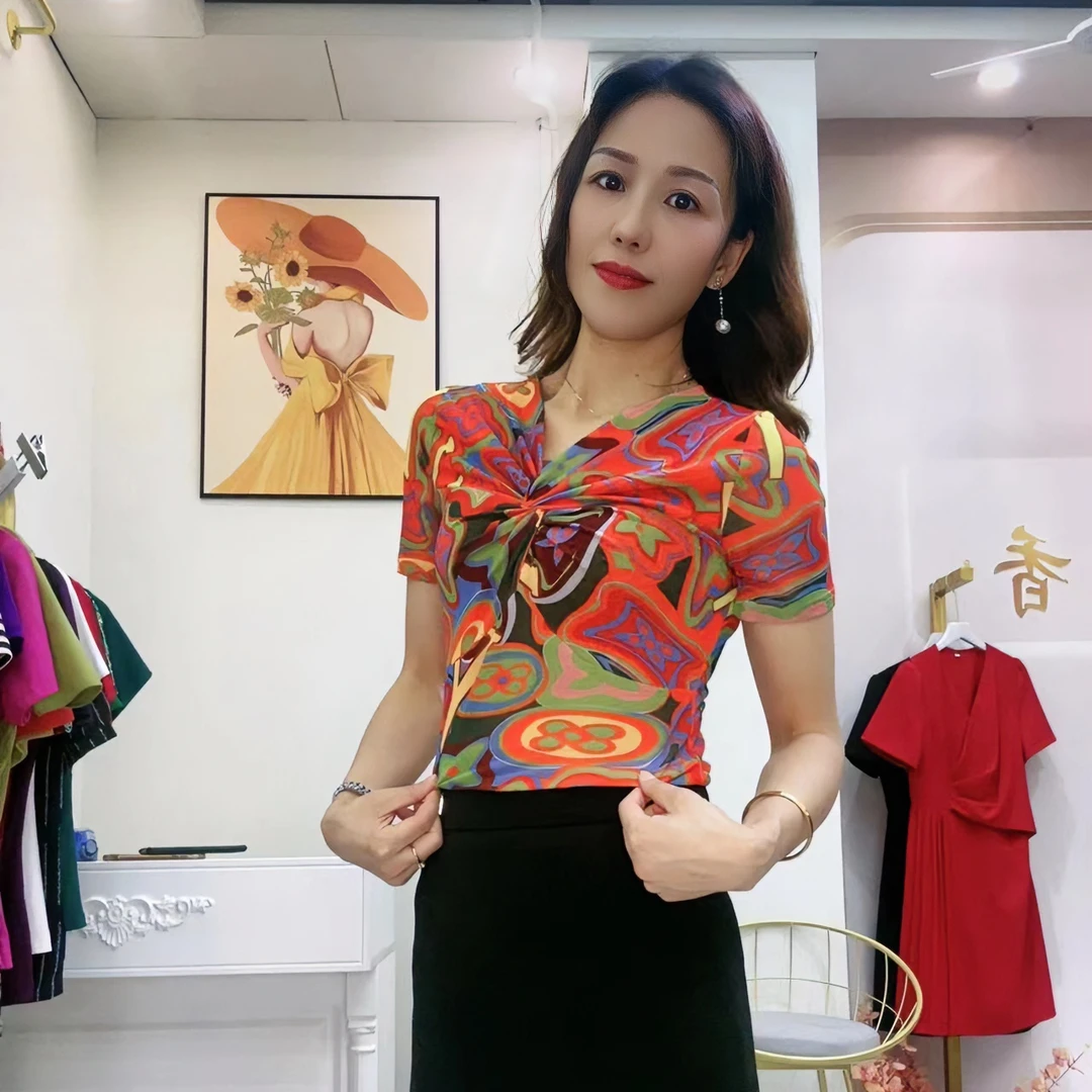 2023夏季新款时尚V领百搭上衣洋气V领女短袖t恤显瘦打底衫女