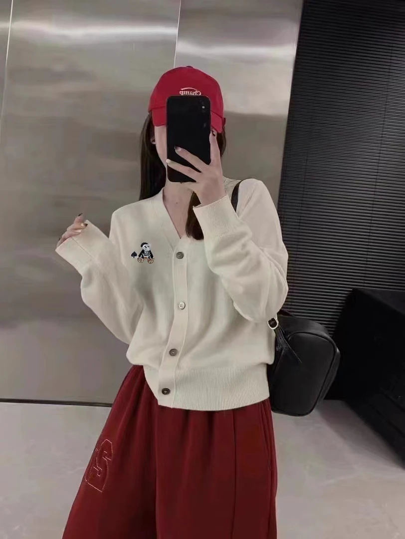 冬季简约百搭V领排扣胸前3397刺绣开衫上衣女