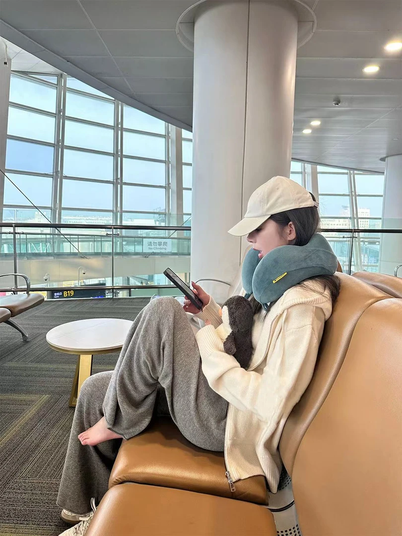 白色拉链帽衫双口袋拼色开衫6248