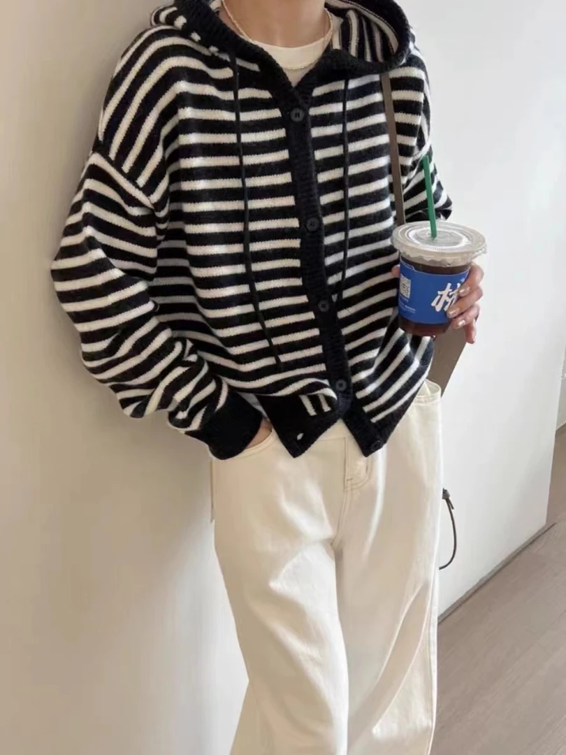 新款经典黑白条纹连帽款毛衣开衫外套抽绳单排扣女帽衫4825