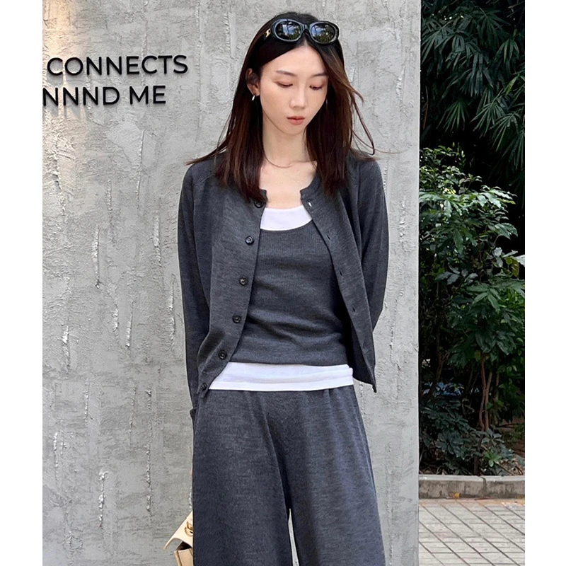 2024秋季新款圆领排扣羊毛混纺简约风时髦针织衫女休闲开衫30347