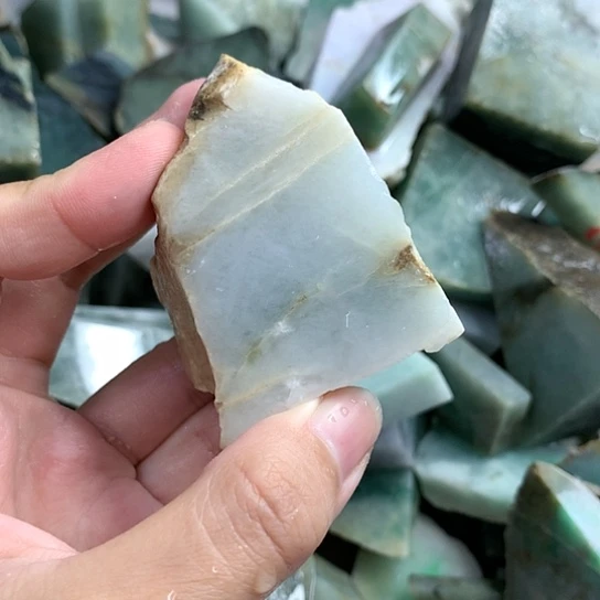 翡翠挂件未镶嵌小*翠翡翠原石