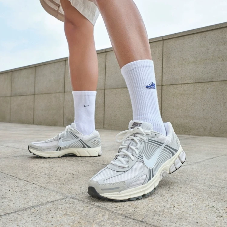 NIKE/耐克男款运动鞋VOMERO 5新款复古低帮缓震透气HF0731007 #HN