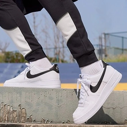 NIKE/耐克男士耐克AF1经典百搭白黑休闲风格低帮板鞋CT2302100#HN