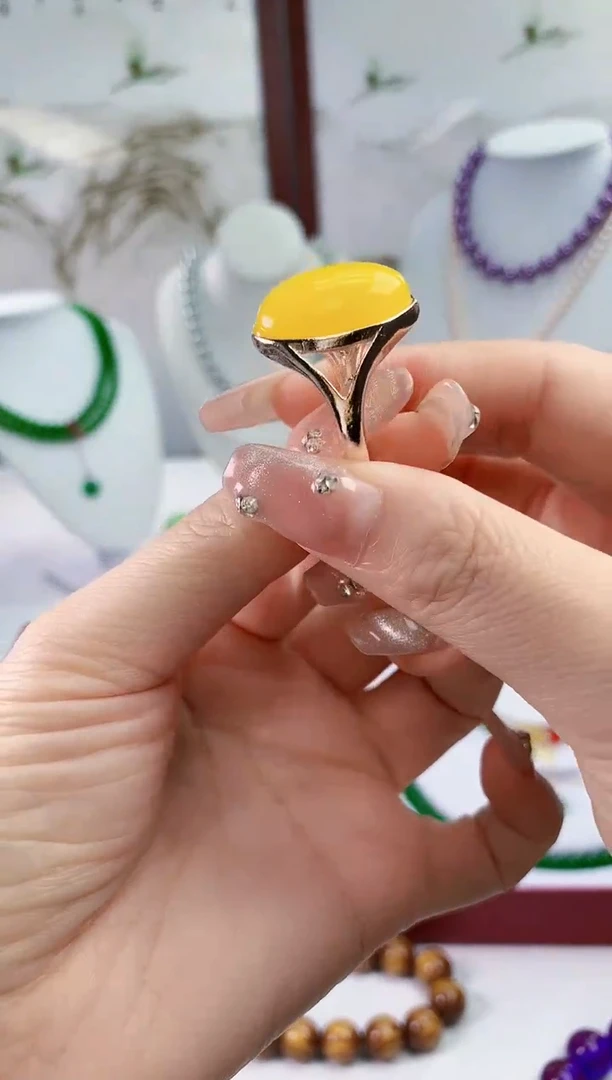 【闪购商品】石英质玉手链合金鸡油黄戒指