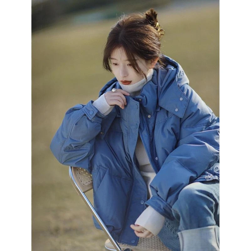 白鸭绒羽绒服女冬季2023新款宽松小众设计加厚显瘦慵懒感外套