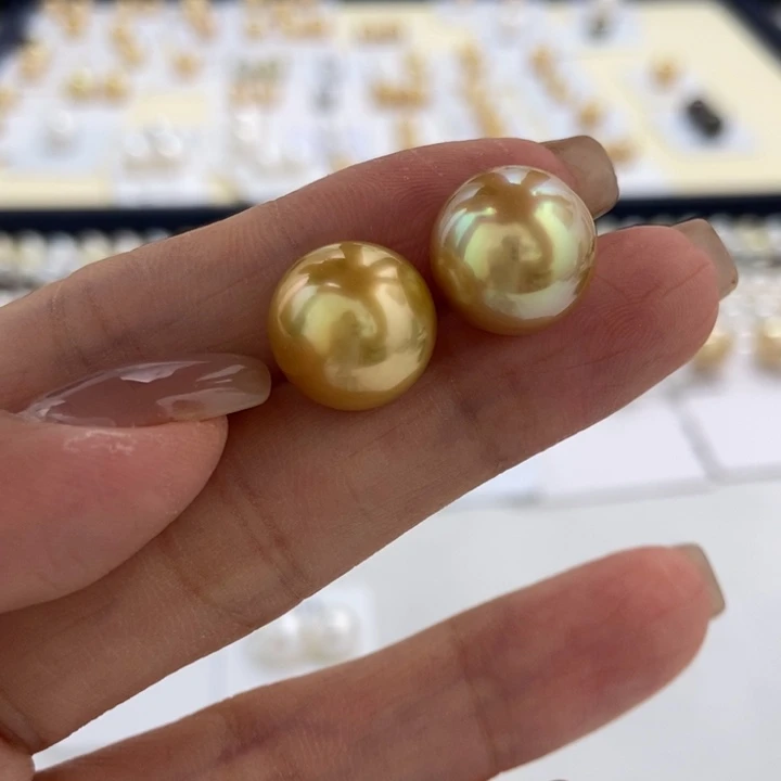 海水珍珠耳饰18K金镶嵌12+金珠素钉