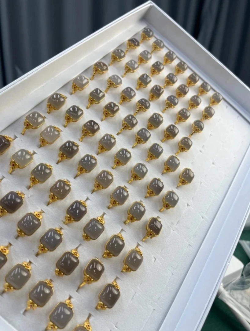 【珠宝集结号】A162天然和田玉烟紫戒指-天然珠宝发货多样性