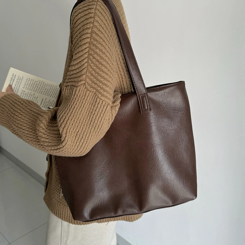 休闲单肩包上班上课通勤软皮包大容量时尚复古托特包简约大包包潮