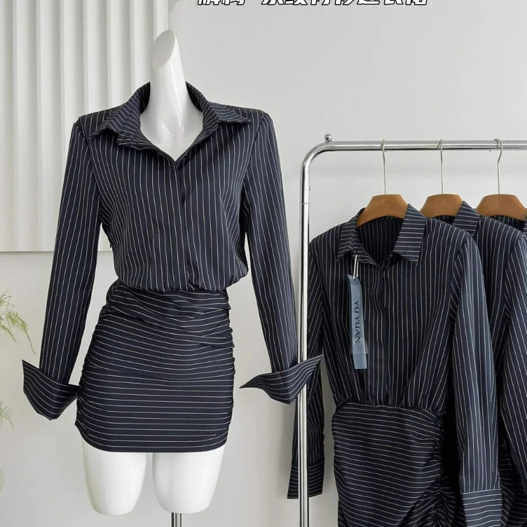 条纹长袖衬衫裙春秋新款法式Polo领气质收腰洋气显瘦包臀连衣裙潮