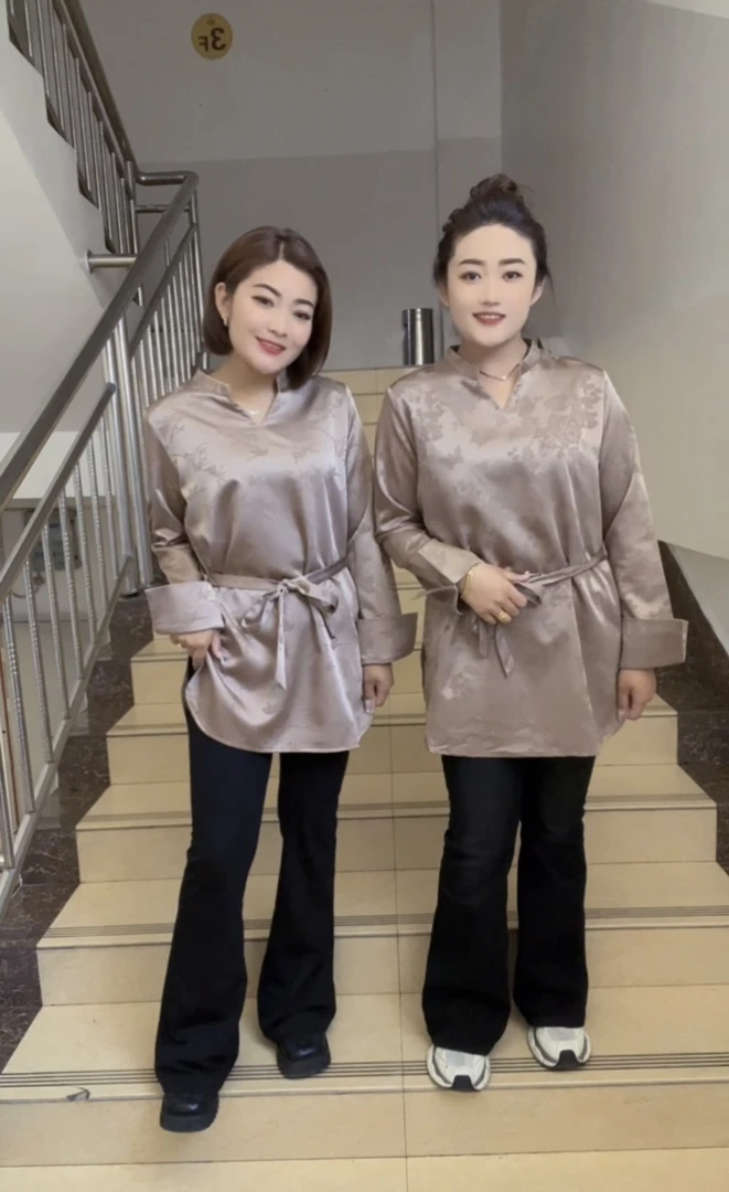 【姐妹】 2024年定做版女新款藏式领子加宽衬衣