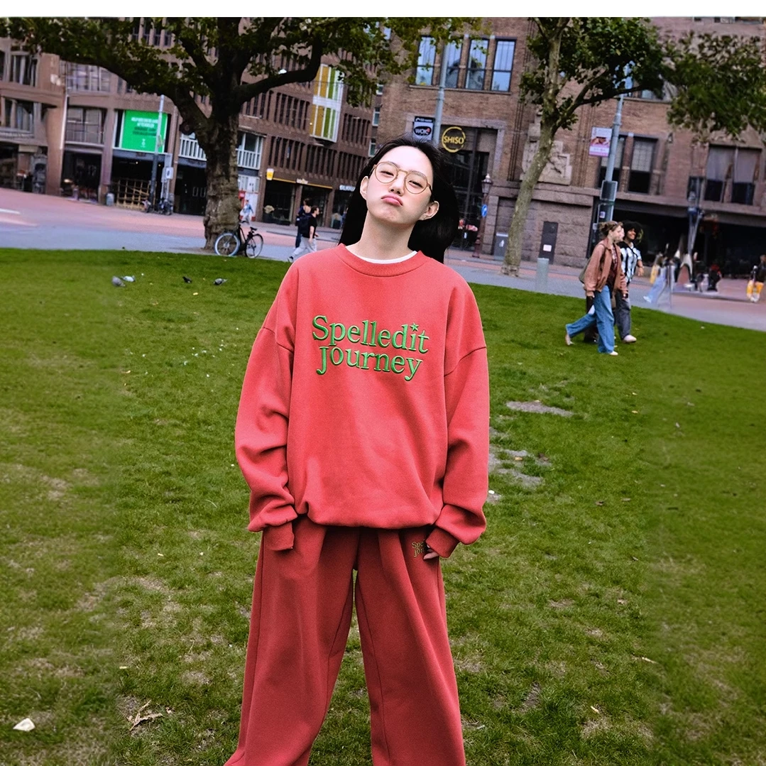 D7 SPELL24冬季新款SP旅行刺绣卫衣字母宽松显瘦套头上衣女