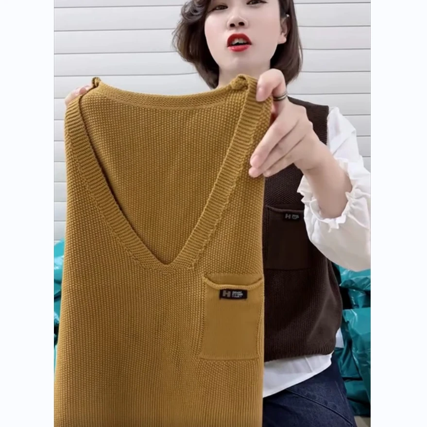 小个子简约气质V领口袋贴标背心针织马夹女2025秋冬新款叠穿马甲